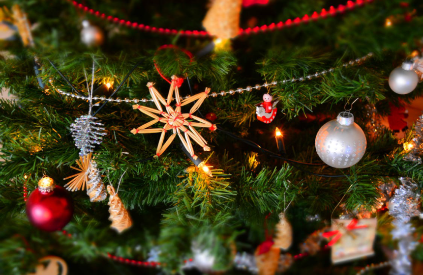 3 Brilliant Ways To Add the Christmas Spirit To Your Digital Content